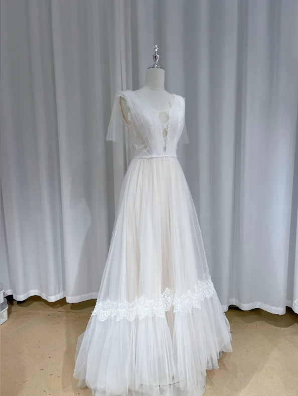 Pretty White V Neck Tulle Lace Long Wedding Dress Formal Bridal Dress D2466