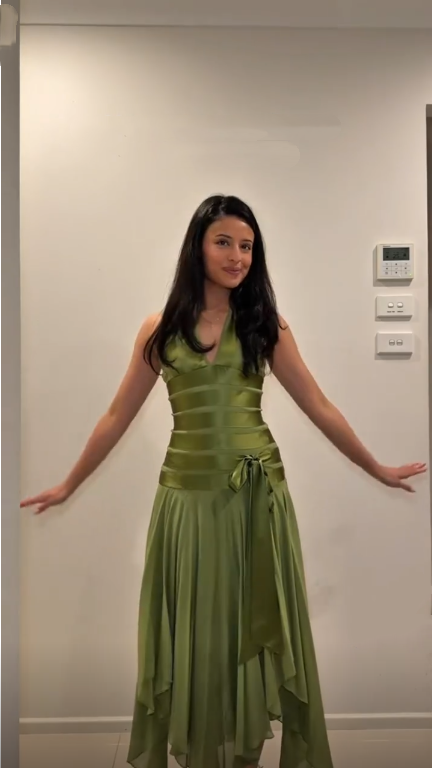 Classy Halter V Neck Green Satin Chiffon Mermaid Long Party Dress Evening Dress D4392