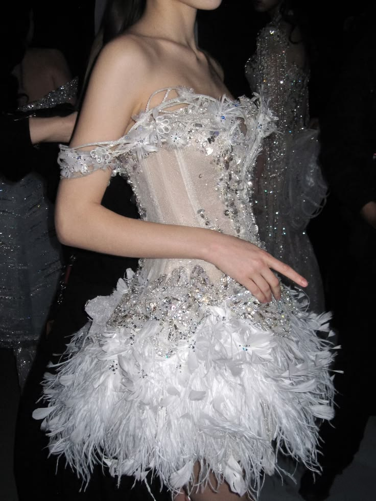 Glamorous Off The Shoulder White Tulle Beaded Feathers A Line Short Homecoming Dress Birthday Outfits D3049