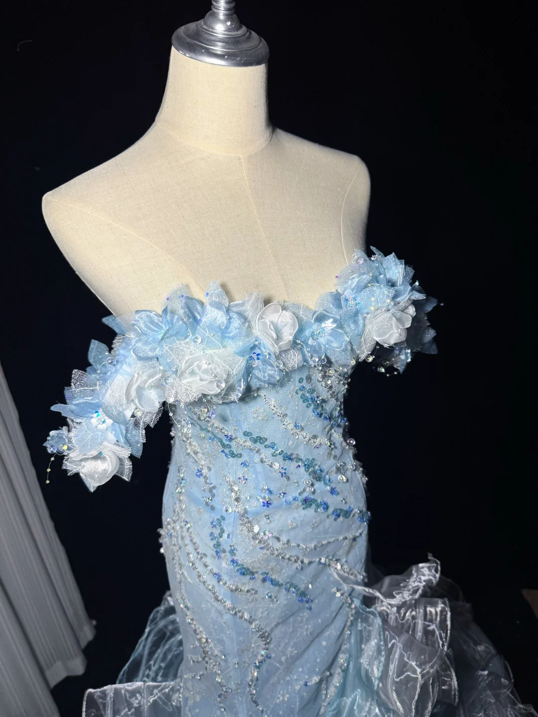 Glamorous Light Blue Mermaid Long Evening Dress Off The Shoulder Tulle Sequin Applique Party Dress D5168