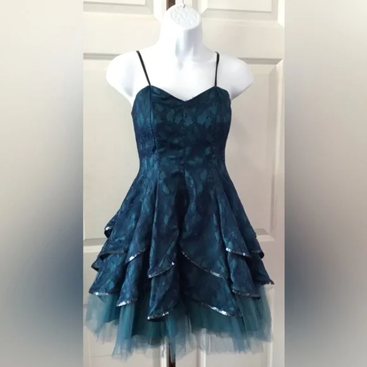 Vintage Spaghetti Straps Blue Satin Lace Layered A Line Short Graduation Homecoming Dress Cocktail Dress D722