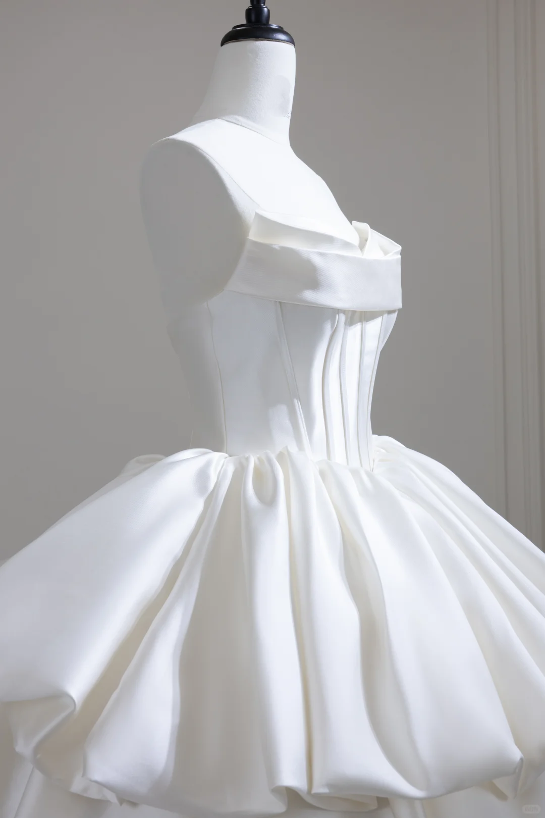 Fairy Strapless White Satin Pleated Long Wedding Dress D3089