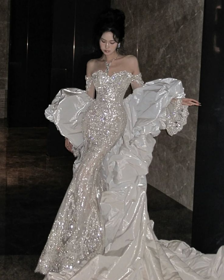 Gorgeous Off The Shoulder Tulle Lace Mermaid Long Wedding Dress Formal Bridal Dress With Cape D1977