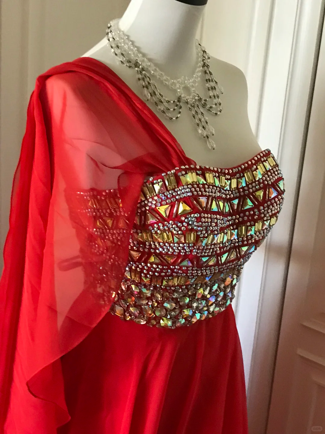 Gorgeous Red Chiffon Beaded Mermaid Long Party Dress Evening Dress D3102
