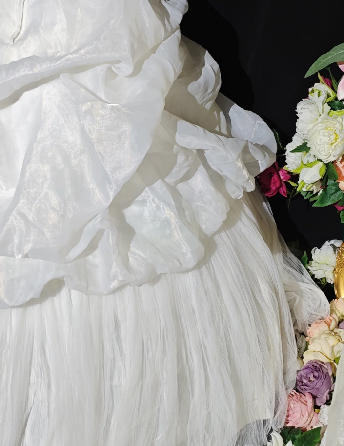 Pretty White Strapless Ball Gown Tulle Pleated Beaded Long Wedding Dress Bridal Dress D2368