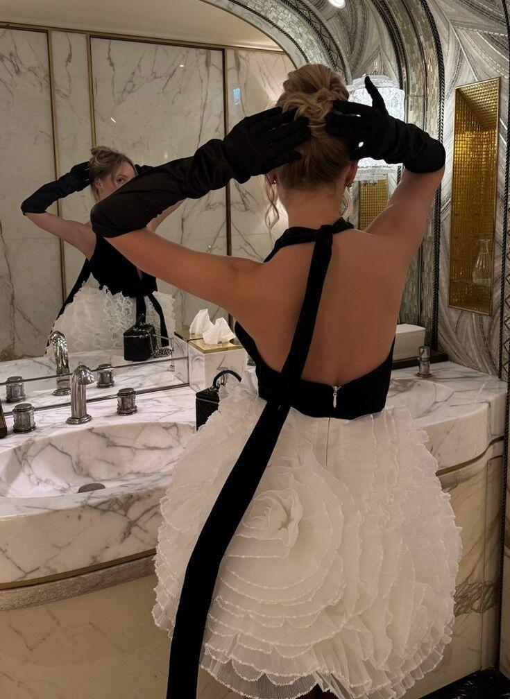 Glamorous Halter V Neck Tulle Ruffles A Line Short Party Dress Black White Short Homecoming Dress D4509