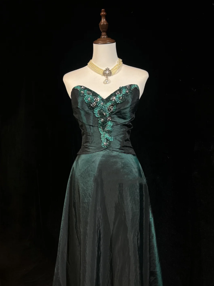 Unique Sweetheart Neck Green Satin Beaded Appliques A Line Wedding Guest Dress Long Birthday Party Dress Evening Gown D2062