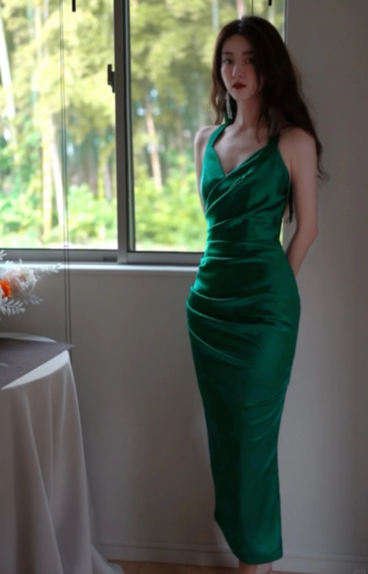 Sexy V Neck Halter Green Satin Pleated Sheath Long Evening Dress Birthday Party Gowns D2484