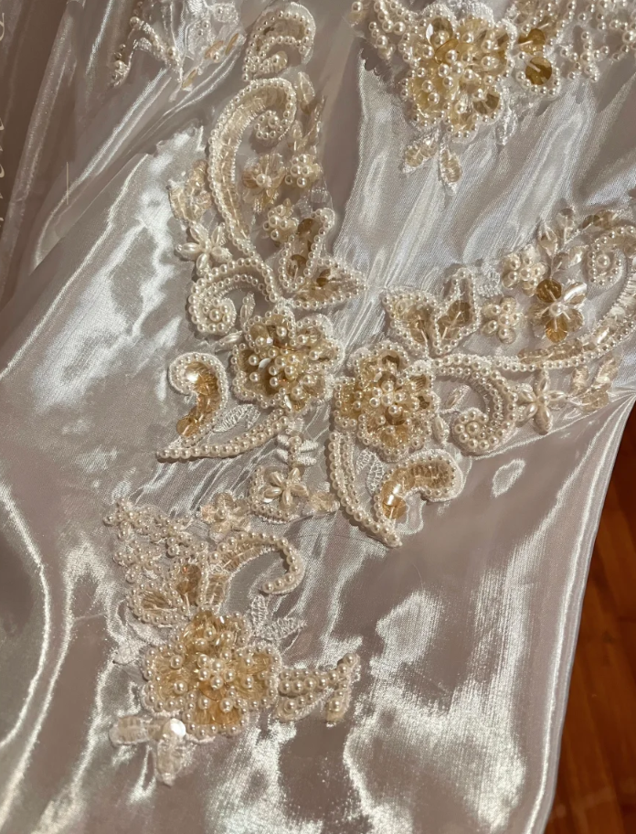 Charming Off The Shoulder White Satin Beaded Long Wedding Dress Bridal Gowns With Gloves D2032
