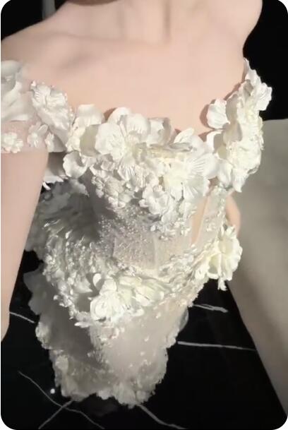 Charming Off The Shoulder White Tulle Appliques Mermaid Long Wedding Dress Bridal Dress D4585