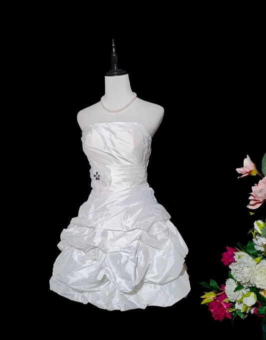 Stylish White Strapless Satin Pleated Short 8th Grade Homecoming Dress Cocktail Dress D2365
