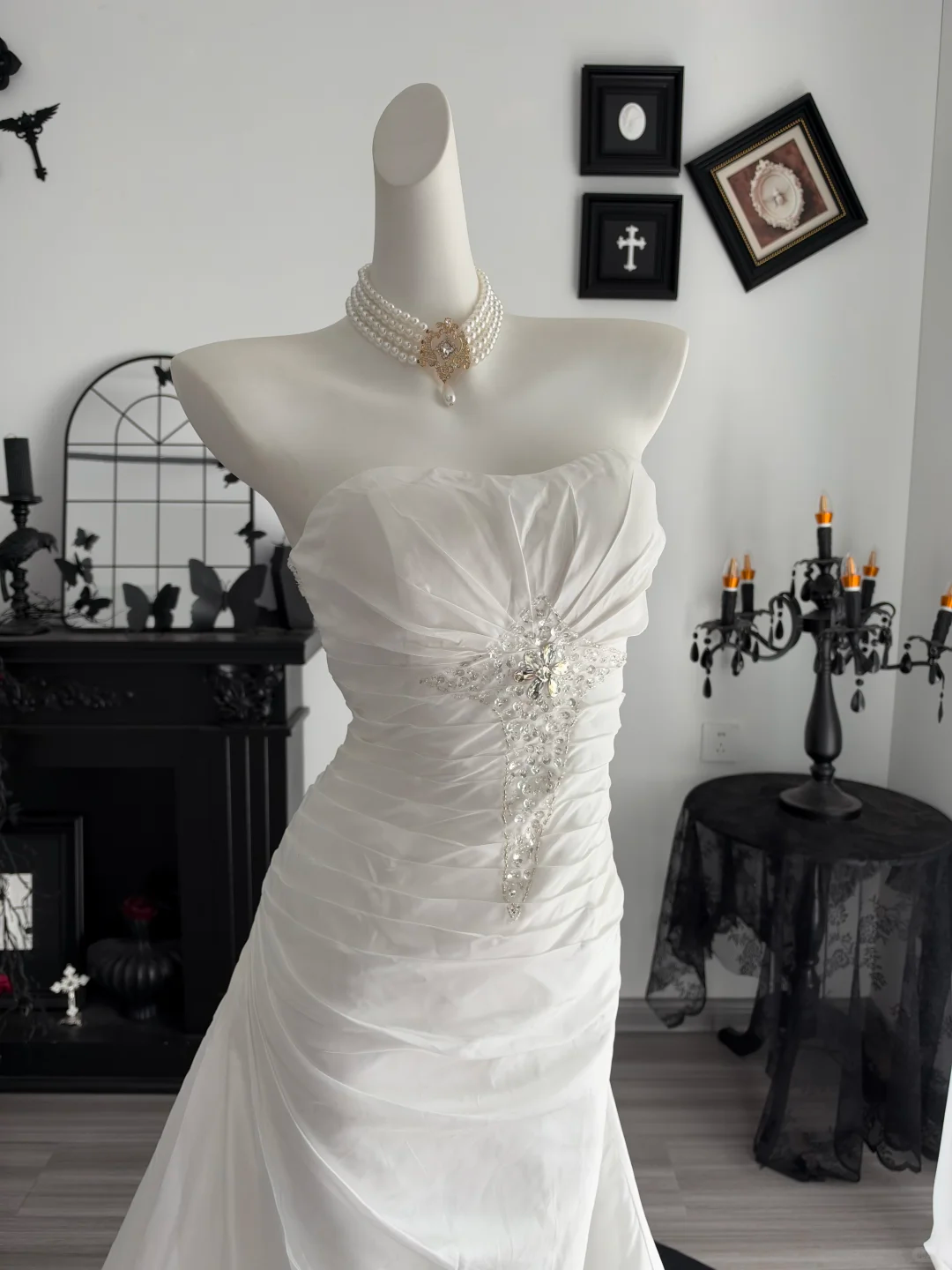 Classy Strapless White Satin Pleated Beaded Mermaid Long Party Dress Prom Dress D4702