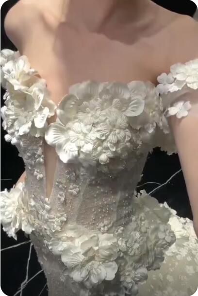 Charming Off The Shoulder White Tulle Appliques Mermaid Long Wedding Dress Bridal Dress D4585