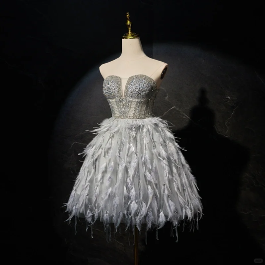 Vintage Strapless Tulle Feathers Beaded Gray A Line Homecoming Dress 15th Birthday Outfits D590