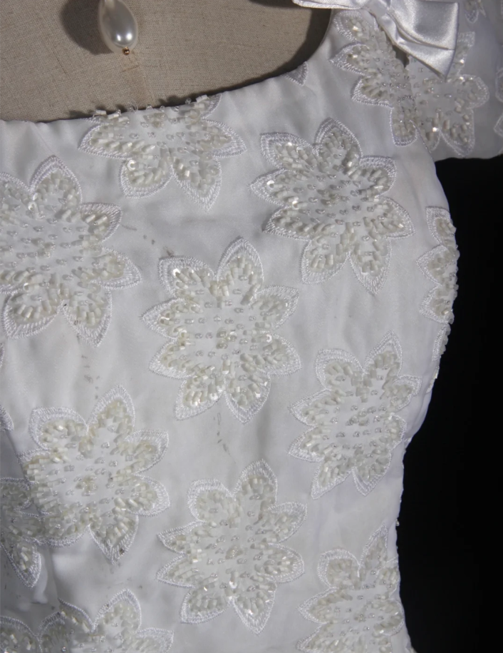 Pretty White Satin Beaded Floral Lace Ball Gown Formal Long Wedding Dress D2284