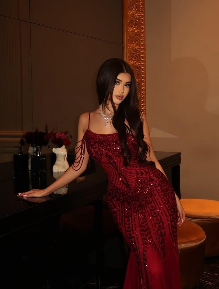 Charming Spaghetti Straps Tulle Sequin Beaded Mermaid Prom Dress Burgundy Long Birthday Evening Dress D5190
