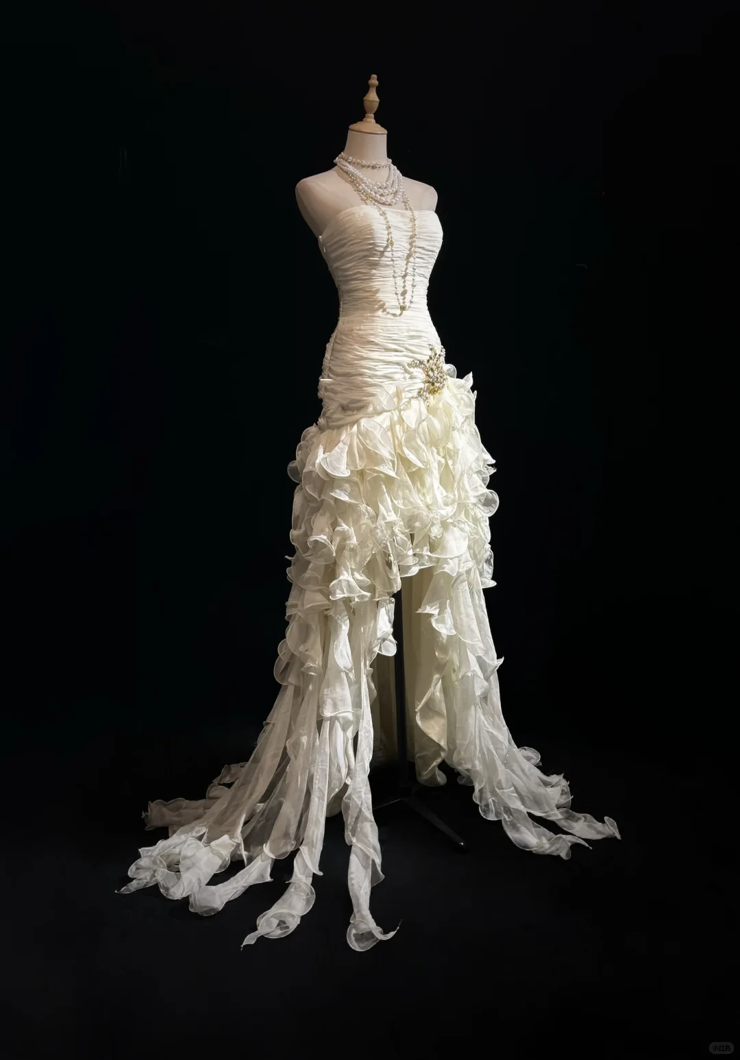 Elegant Strapless Off White Chiffon Pleated Ruffles Mermaid Evening Dress Long Prom Dress D3122