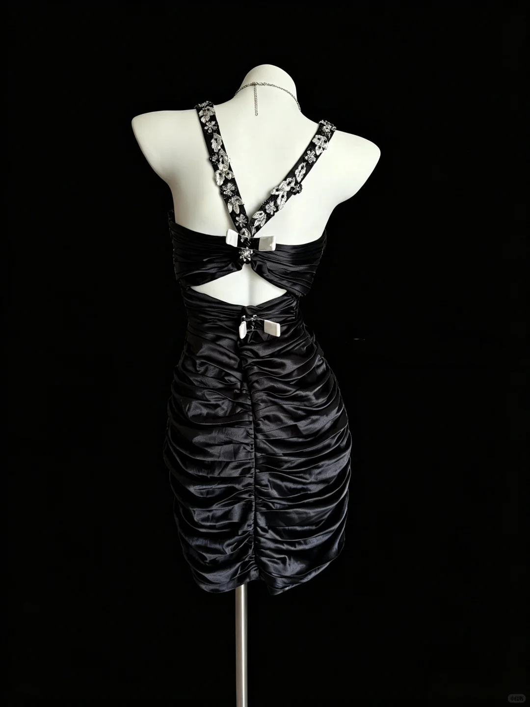 Stylish Spaghetti Straps Satin Pleated Beaded Sheath Short Homecoming Dress Black Short Birthday Outfits D5266