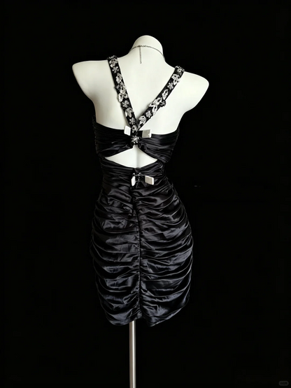 Stylish Spaghetti Straps Satin Pleated Beaded Sheath Short Homecoming Dress Black Short Birthday Outfits D5266