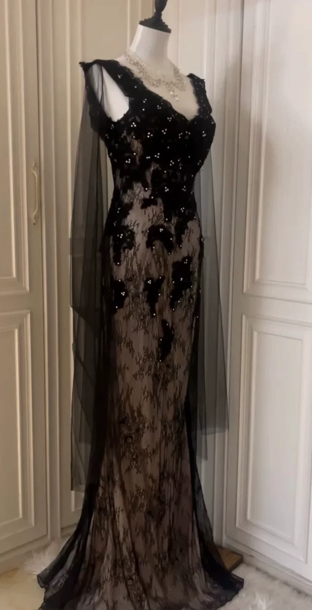 Elegant Black Lace Appliques Beaded Mermaid Evening Dress Long Birthday Prom Gown D3103