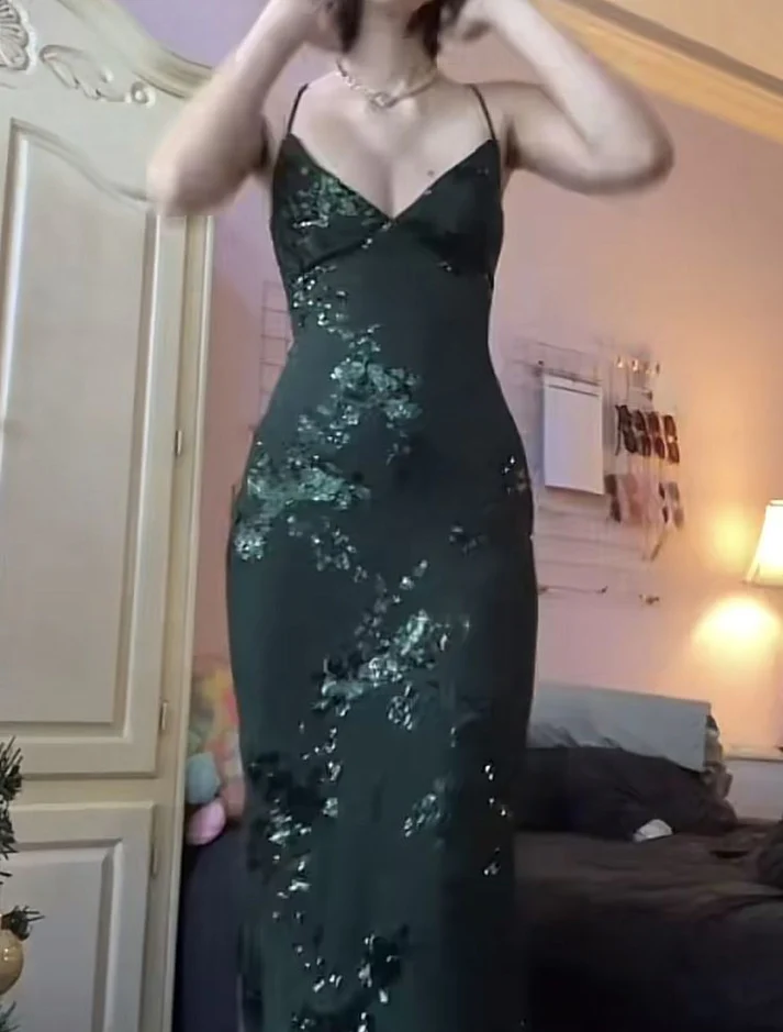 Charming Spaghetti Straps Emerald Green V Neck Mermaid Long Party Dress Prom Gown D1622