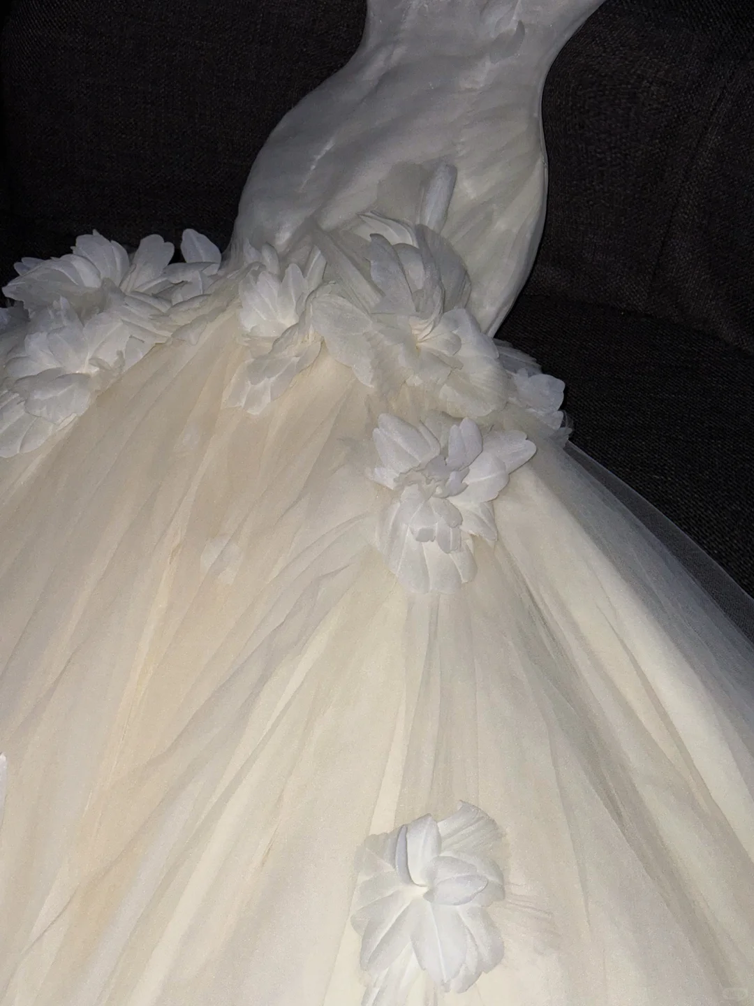 Classy Strapless White Tulle Pleated Floral Mermaid Long Wedding Dress D3081