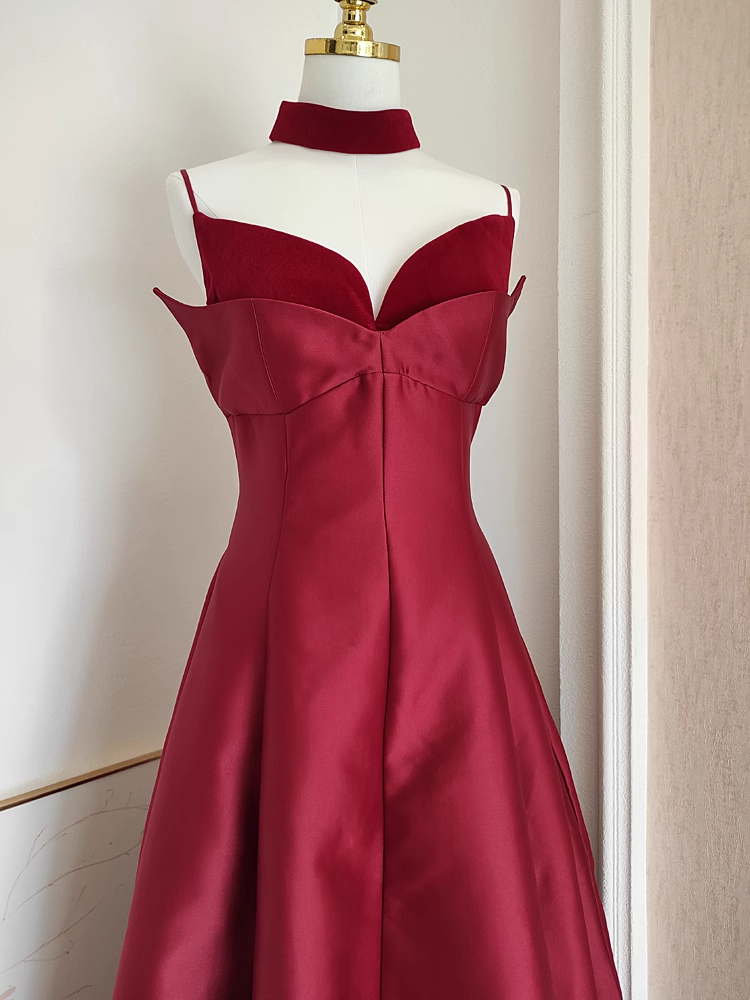 Sexy A line Spaghetti Straps Burgundy Vacation Dress Satin Women Dresses SD170