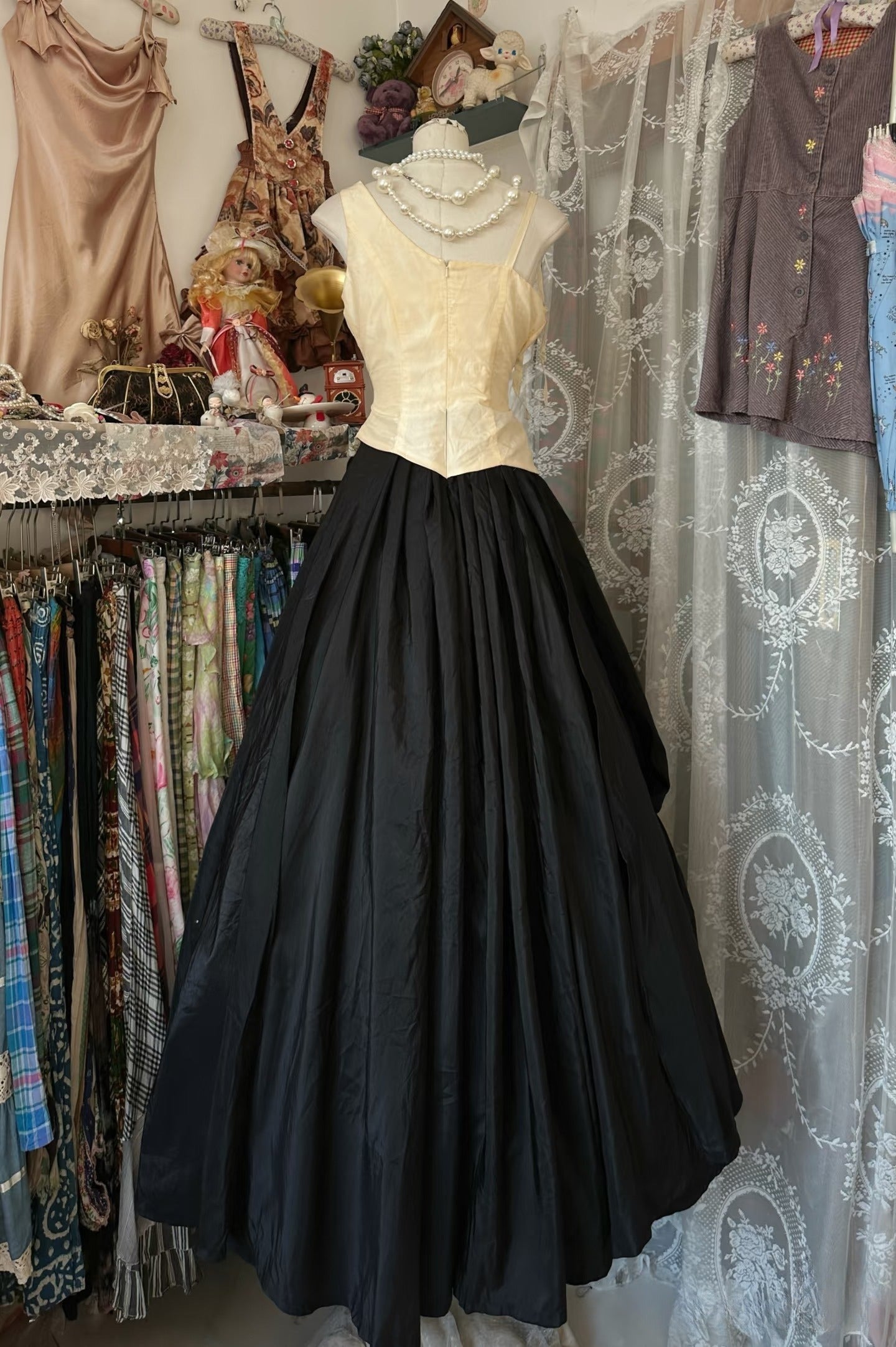 Vintage Ball Gown Black Birthday Party Dresses Off The Shoulder Prom Dresses