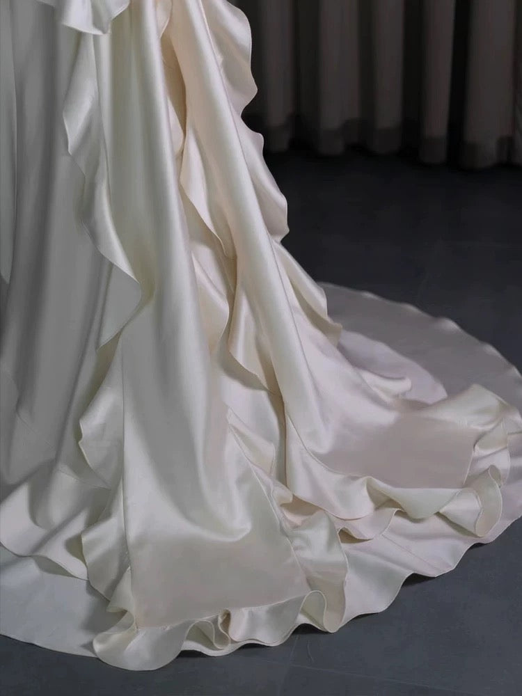 Classy Ball Gown Scoop Satin Ruffles Ivory Wedding Dresses Brides Dress SD1972