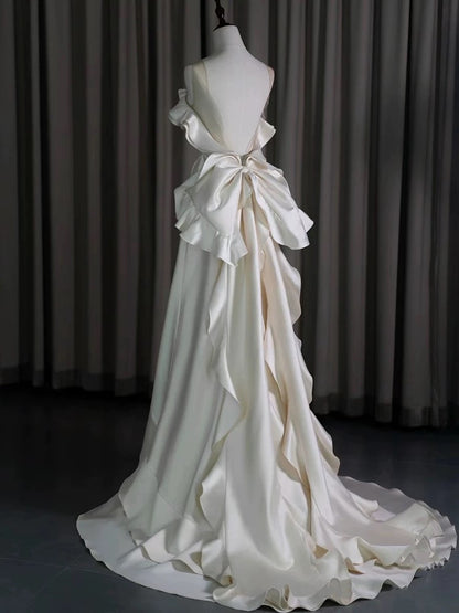 Classy Ball Gown Scoop Satin Ruffles Ivory Wedding Dresses Brides Dress SD1972