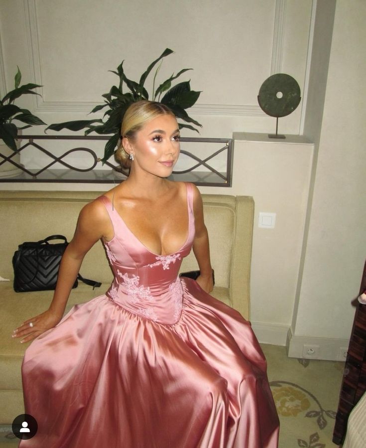 A-Line Pink Satin V-Neck Evening Dress Formal Prom Gown