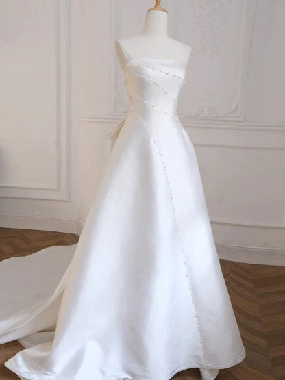 Unique Ball Gown Strapless Sleeveless Long White Satin Wedding Dresses SD2111