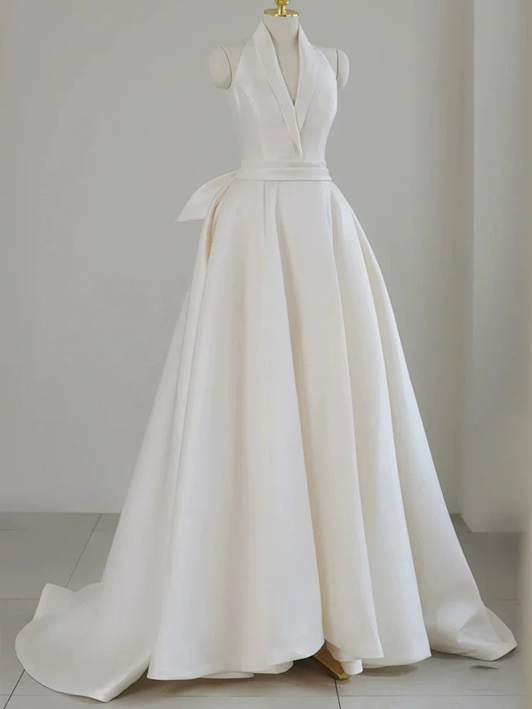 Unique Ball Gown Halter Neckline Satin Pleats White Wedding Dresses SD2113