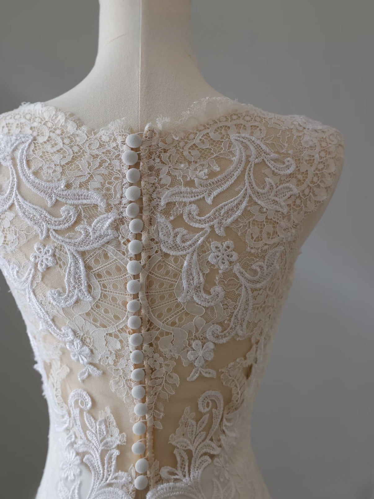 Classy Mermaid V Neckline Lace Ivory Long Wedding Dress Bridal Dresses