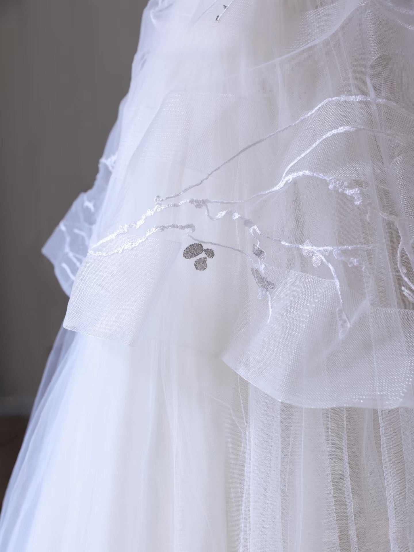 Timeless Ball Gown Jewel Neckline Sequin Sleeveless Wedding Dress Bridal Dresses SD2501