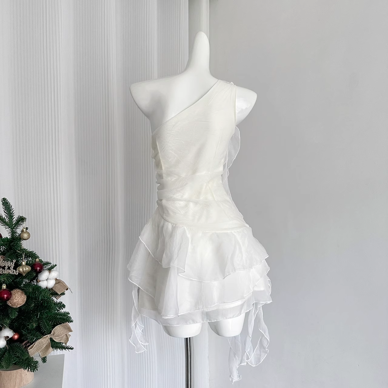 Cute Sheath One Shoulder White Holiday Dresses Short Ruffles Birthday Outfits SD274