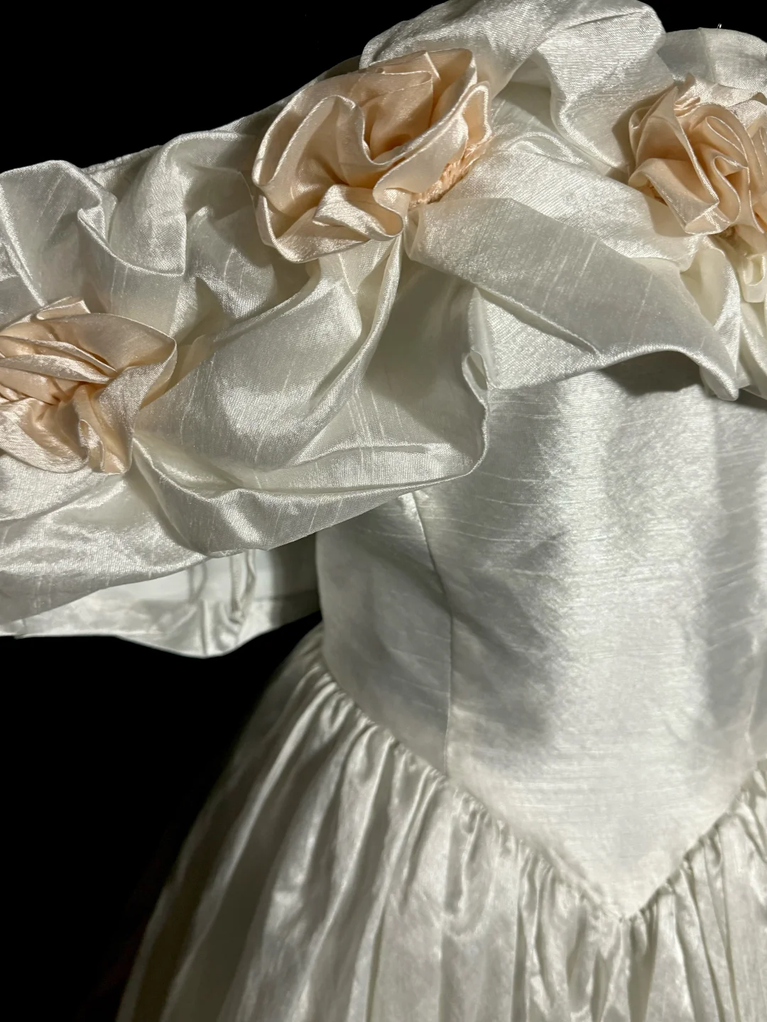 Classy Ball Gown Off The Shoulder Lace Ivory Long Wedding Dress Bridal Dresses SD2931