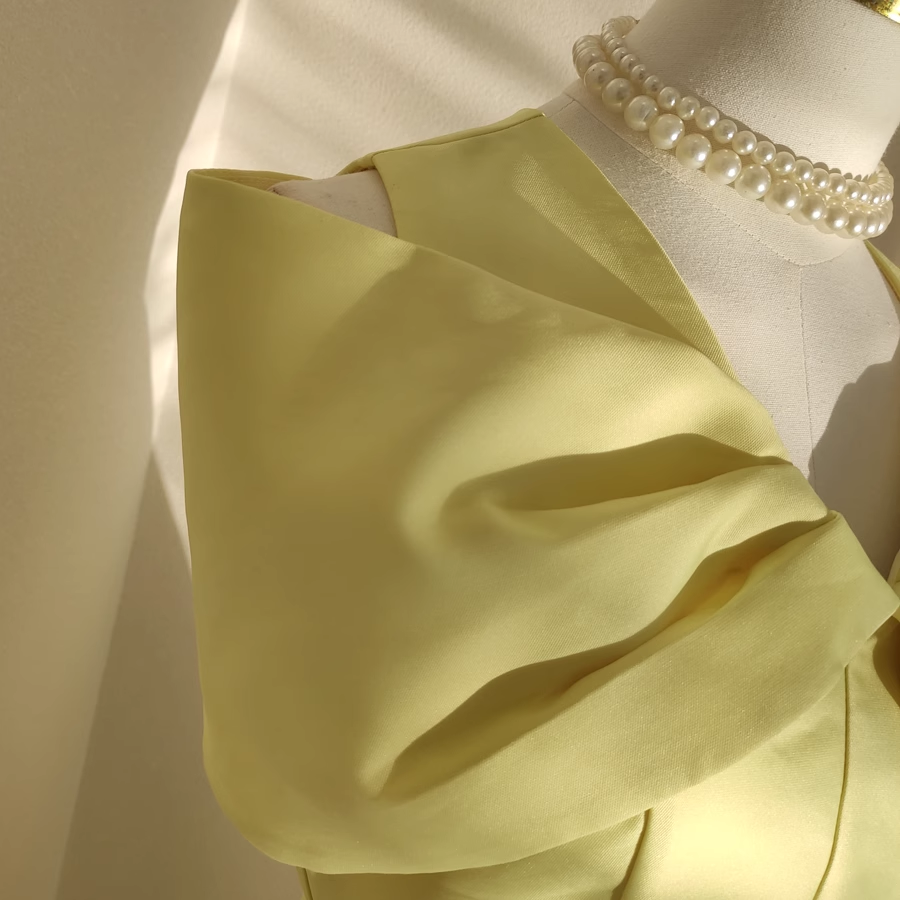 Sexy A line V neckline Satin Knee Length Homecoming Dresses Yellow Birthday Outfits SD374