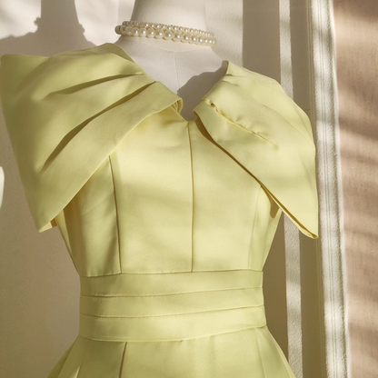 Sexy A line V neckline Satin Knee Length Homecoming Dresses Yellow Birthday Outfits SD374