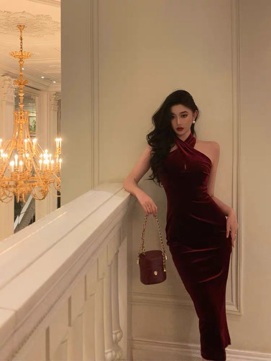 Gorgeous Sheath Halter Burgundy Date Night Dress Velvet Prom Dresses Party Dress Birthday Outfits SD814