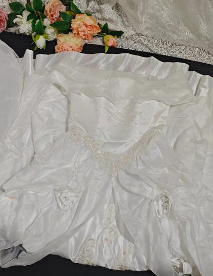 Vintage White Ball Gown Off The Shoulder Satin Pleated Appliques Beaded Birthday Quinceanera Dress D2356