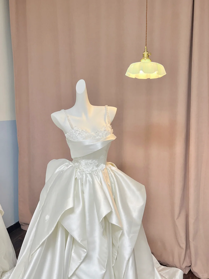 Charming Spaghetti Straps Satin Pleated Beaded Appliques White Long Wedding Dress Bridal Dress D3073