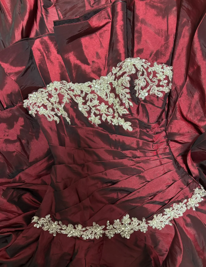 Charming Burgundy Ball Gown Strapless Beaded Appliques Satin Layered Birthday Quinceanera Dress D2192