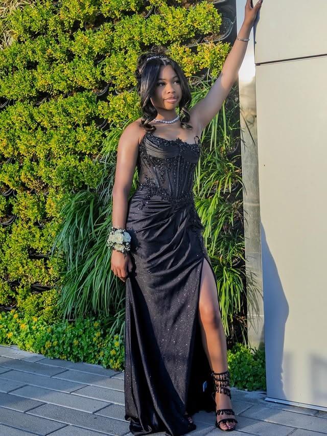 Elegant Strapless Satin Appliques Beaded Long Party Dress Black Slit Mermaid Evening Dress D5296