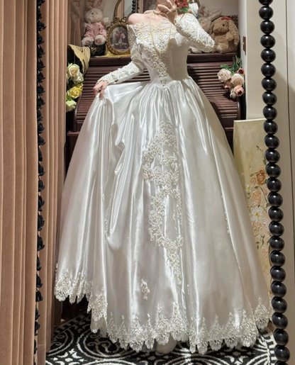 Pretty Off The Shoulder Long Sleeves Satin Lace Appliques Beaded Ball Gown White Long Wedding Dress D2036