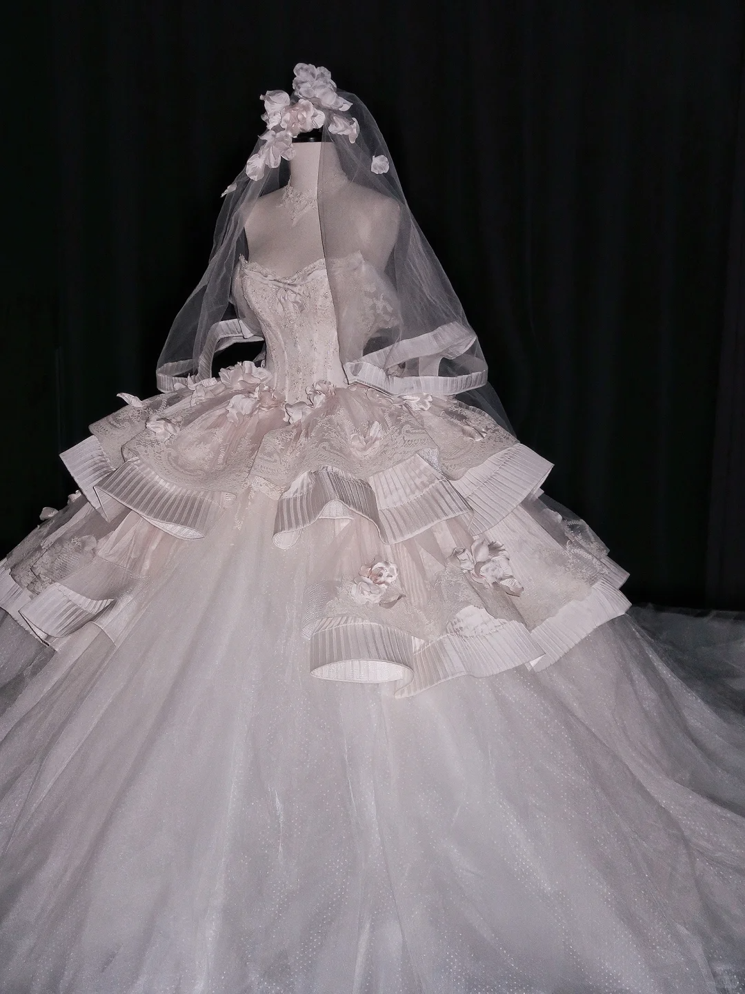 Glamorous Strapless White Tulle Lace Floral Long Wedding Dress With Veil D3074