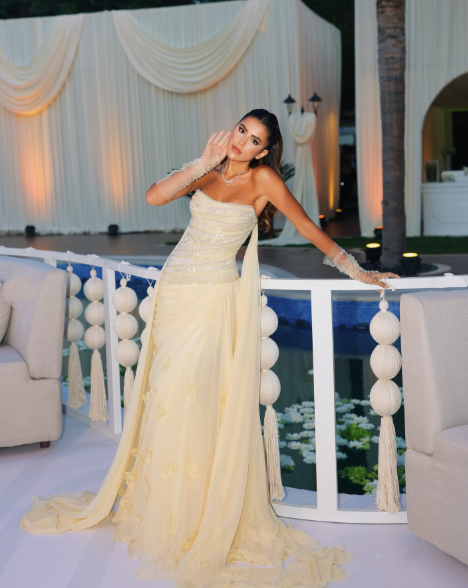 Charming Strapless Chiffon Pleated Sequin Appliques Mermaid Evening Dress Long Party Gown D1147
