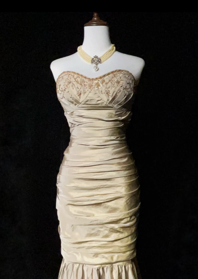 Elegant Strapless Satin Pleated Beaded Mermaid Long Wedding Guest Dress Formal Evening Dress Party Gown D1848