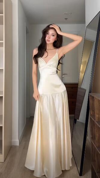 Glamorous Spaghetti Straps Light Champagne Satin A Line Party Dress Evening Dress D5322