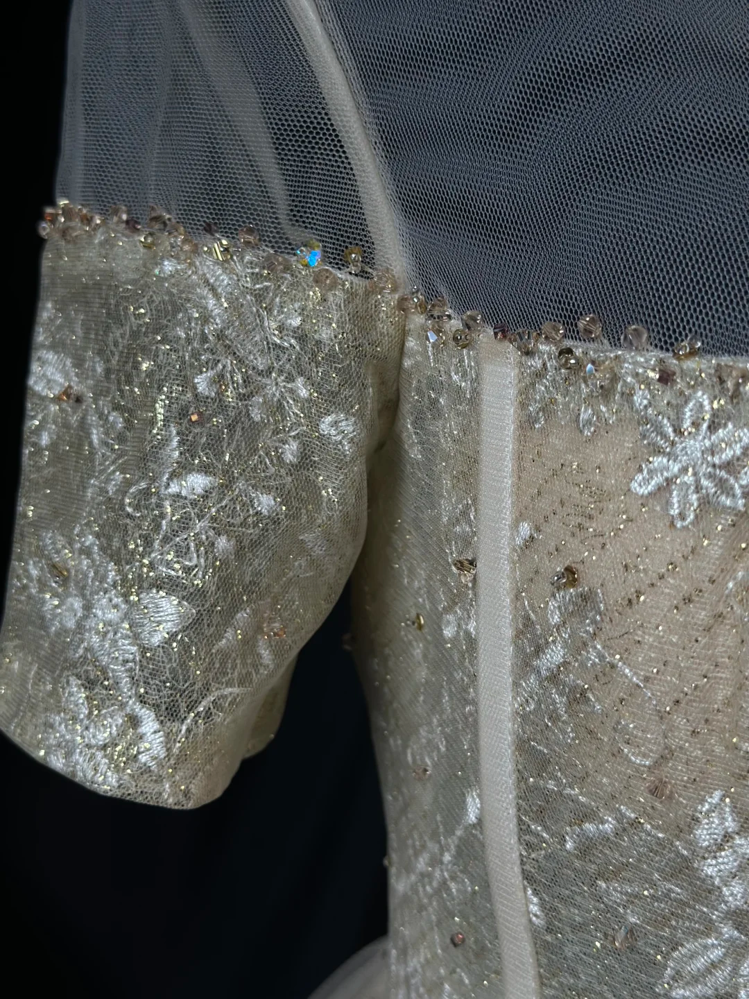 Gorgeous Gold Tulle Lace Embroidery Beaded A Line Long Birthday Prom Dress Evening Gown D2508